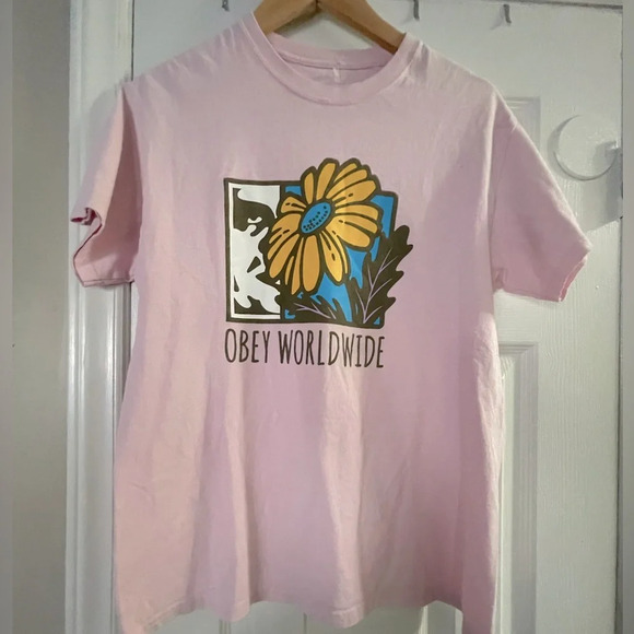 OBEY Sunflower Face Womens Tee Size MEDIUM 90s Y2K Vintage Inspired - Picture 5 of 5